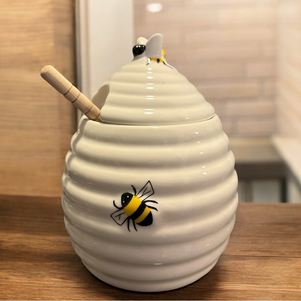 Charming Bee Hive Honey Pot with Wooden Dipper  Modern Farmhouse Country Decor